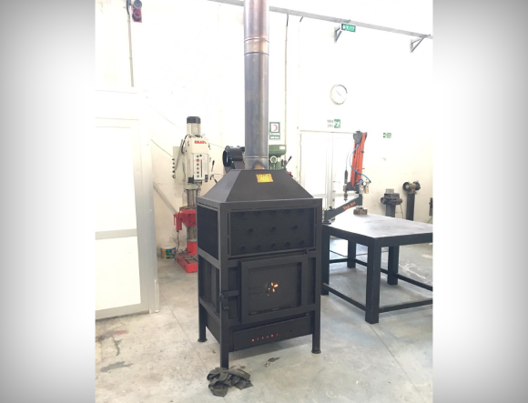 Siyah Renkli T4 Büyük Boy Fanlı Soba